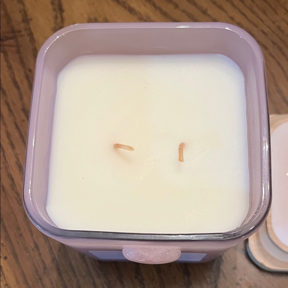 Ivy Botanics Candle Co. Lavender‎ Calm scented candle - Picture 5 of 7